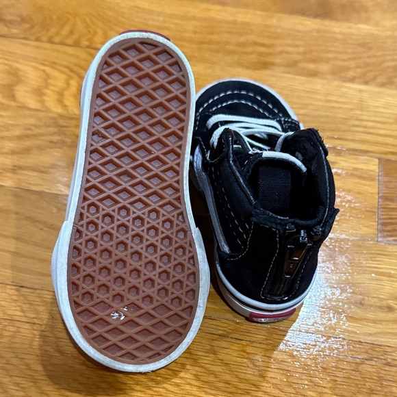 Vans Toddler Black and White High-Top Sneakers 5 - Picture 5 of 8